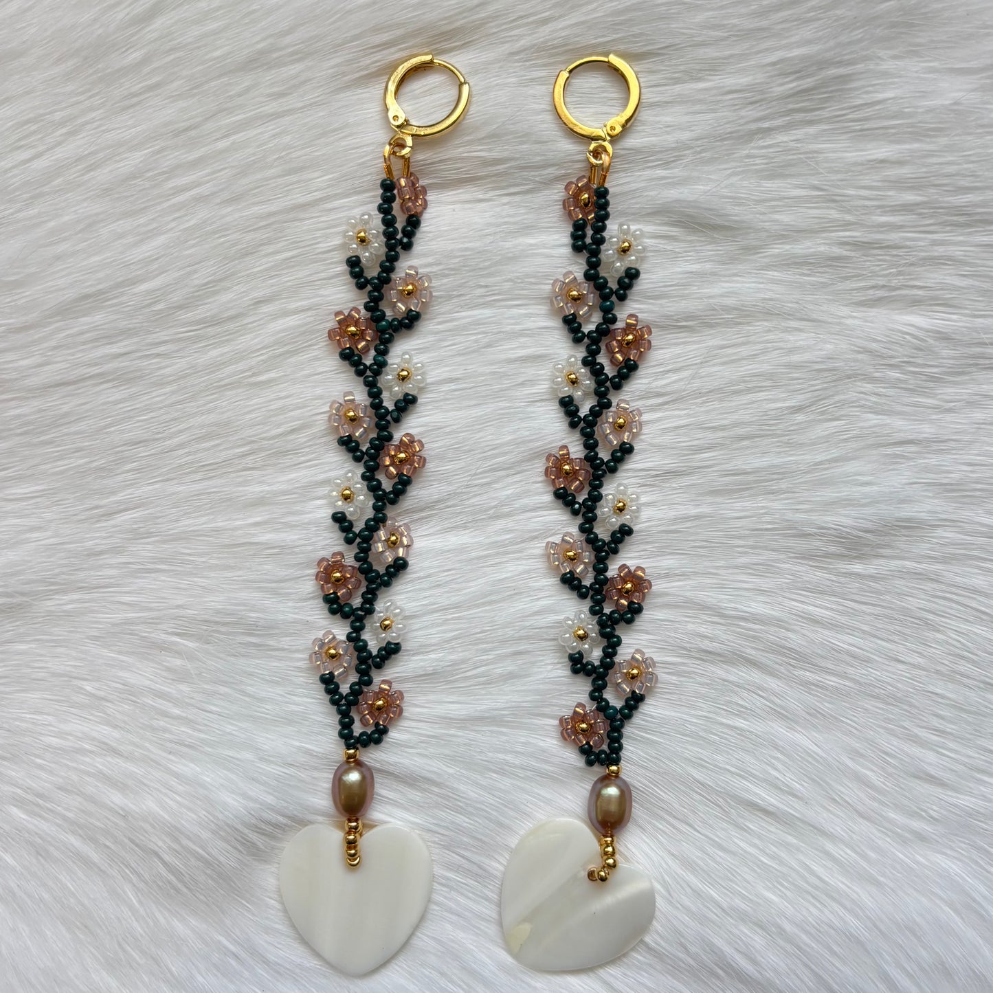 Gold and Mother of Pearl Daisy Chain