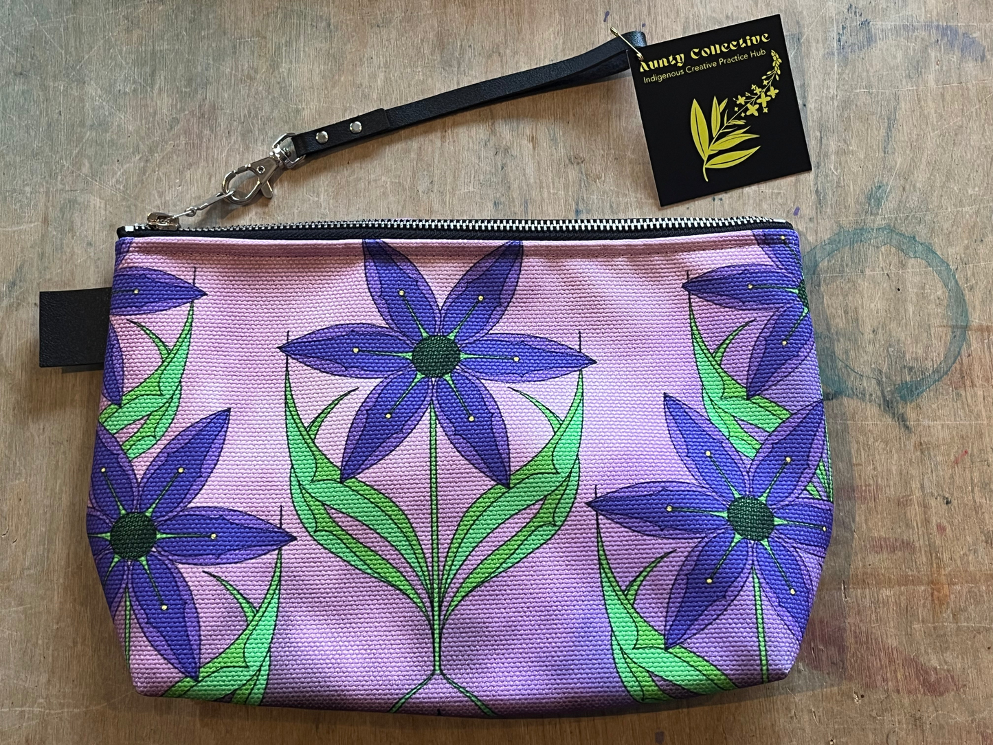 Camas Make-Up Bag in Purple