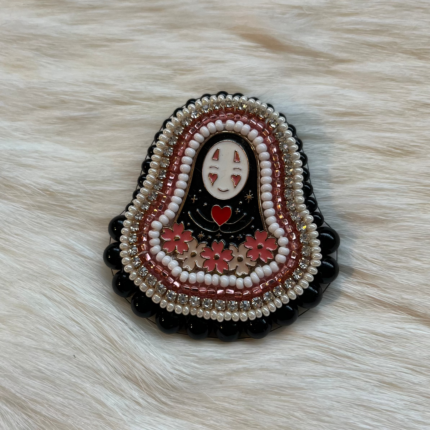 No Face Pin