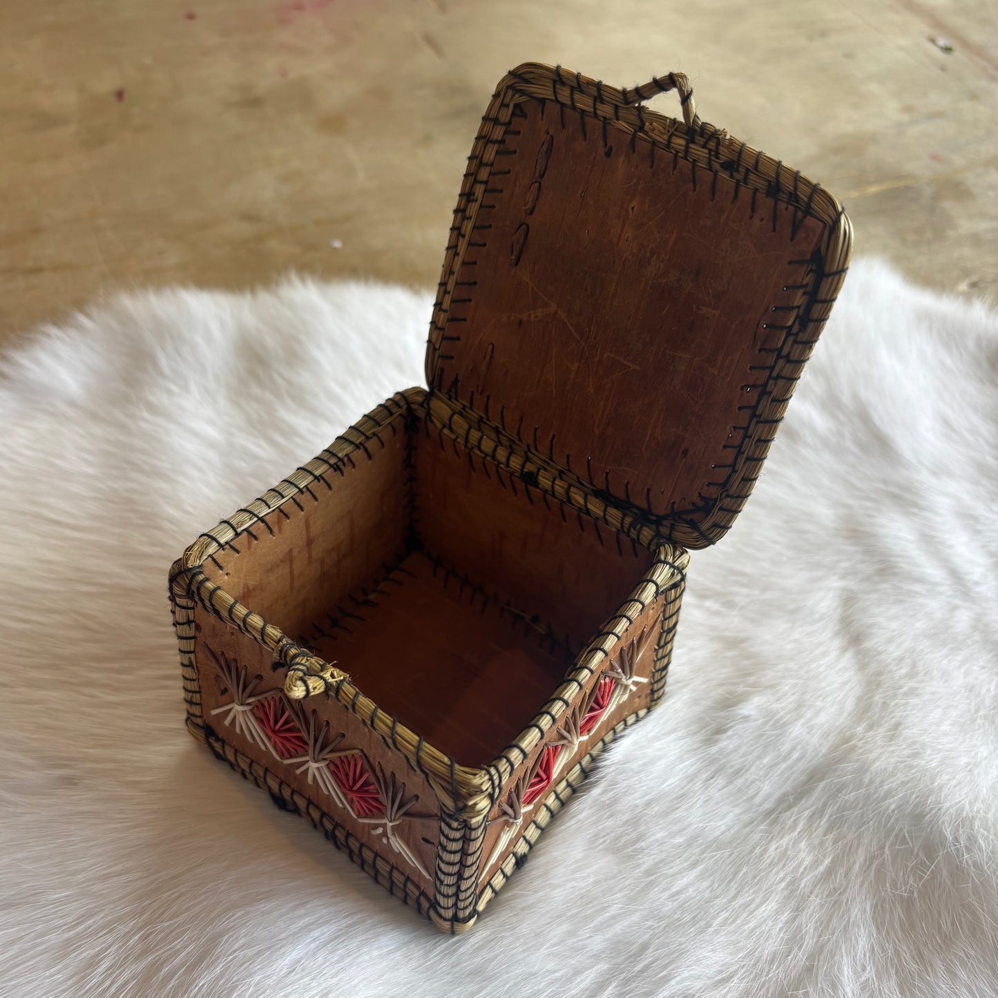 Small Deer | Porcupine Quill & Birch Bark Basket