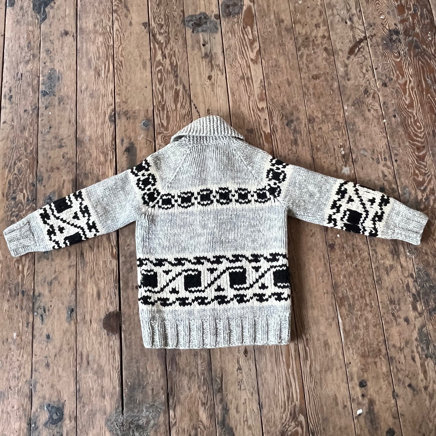Vintage Cowichan Knit Sweater Size Small