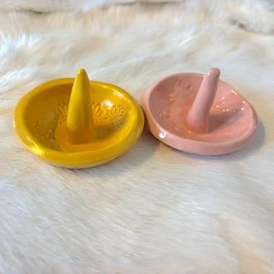 Ceramic Ring Holders