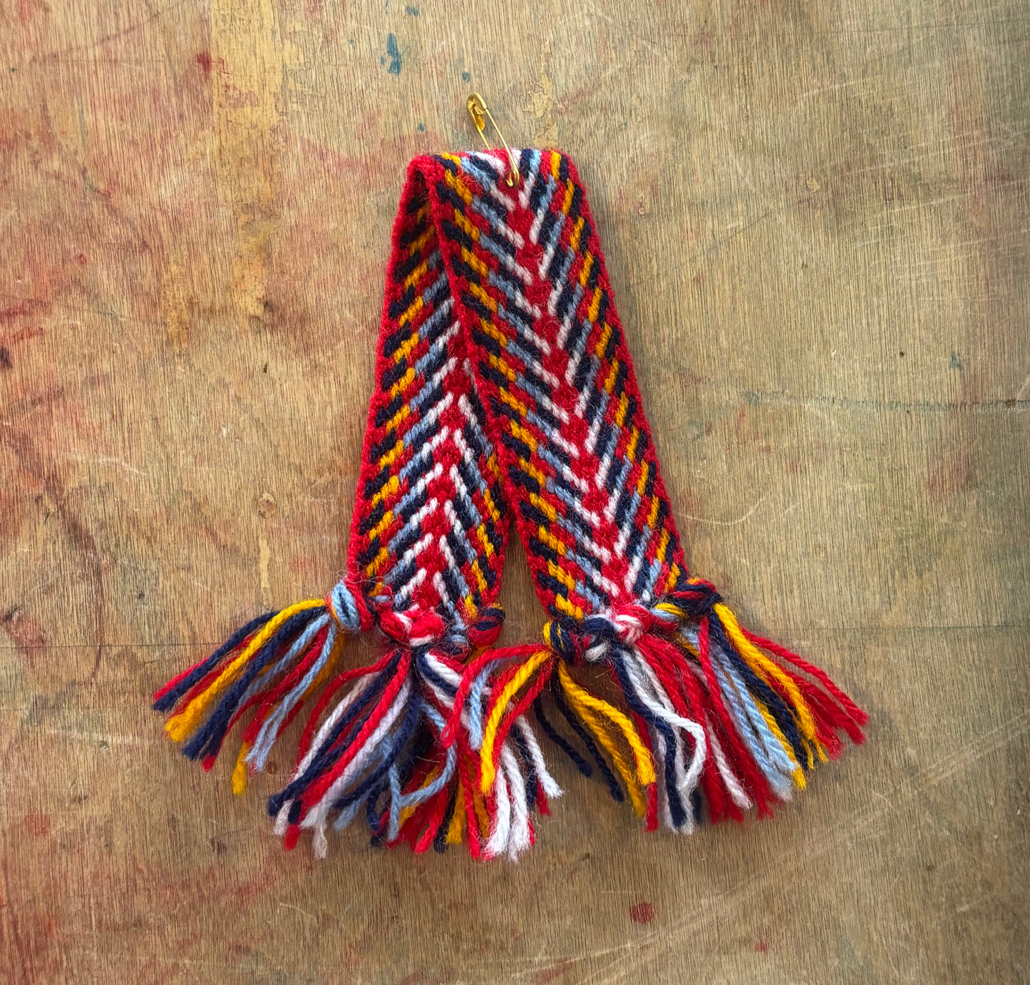 Metis Sash Lapel Pin