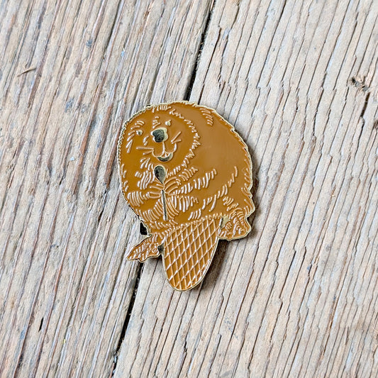 Snagging Beaver Brooch Pin